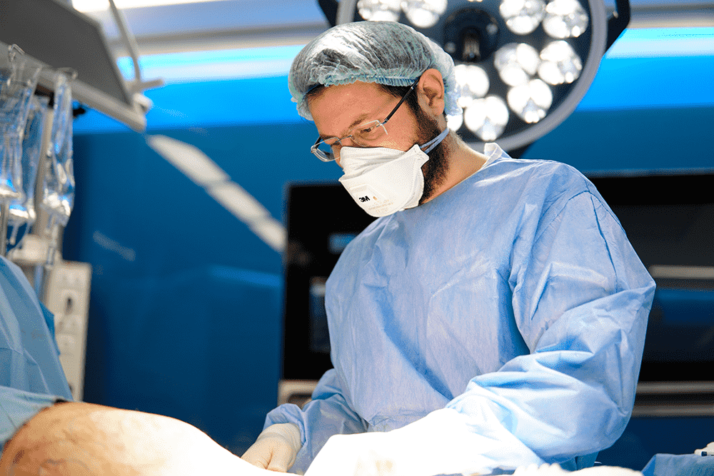 Dr. Candan Mezili is doing operation in Izmir, Turkey